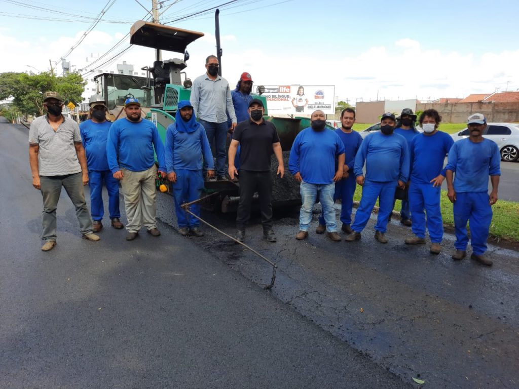 Prefeito em exercício vistoria obras de pavimentação na região Norte