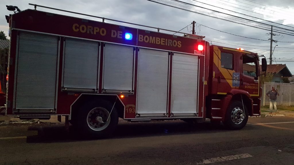 Corpo de Bombeiros é acionado para combater incêndio em farmácia no Centro
