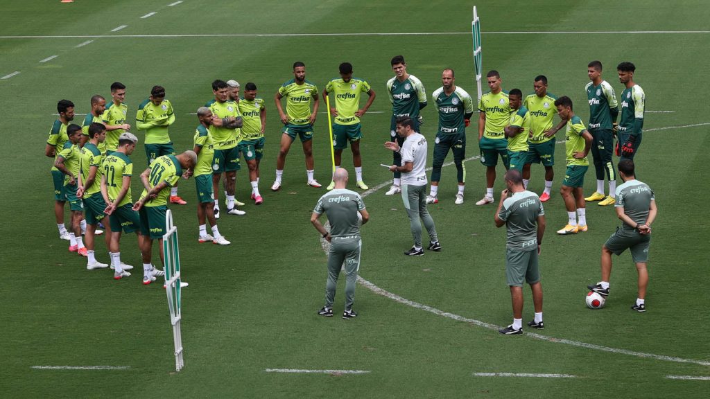 Verdão segue pré-temporada de 2022 com atividades físicas e técnicas no gramado