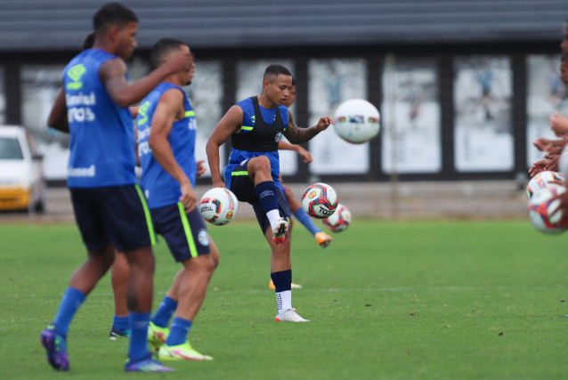 Atletas da Transição afinam a pontaria em trabalho de conclusões à gol