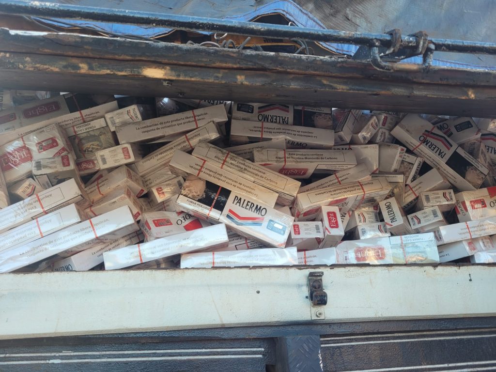 PRF realiza grande apreensão de cigarros na Região de Tibagi PRF realiza grande apreensão de cigarros na Região de Tibagi