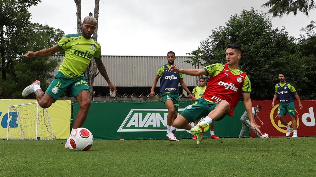 Palmeiras inicia treinos do dia com trabalhos técnicos e ‘ovada’ no aniversariante Dudu