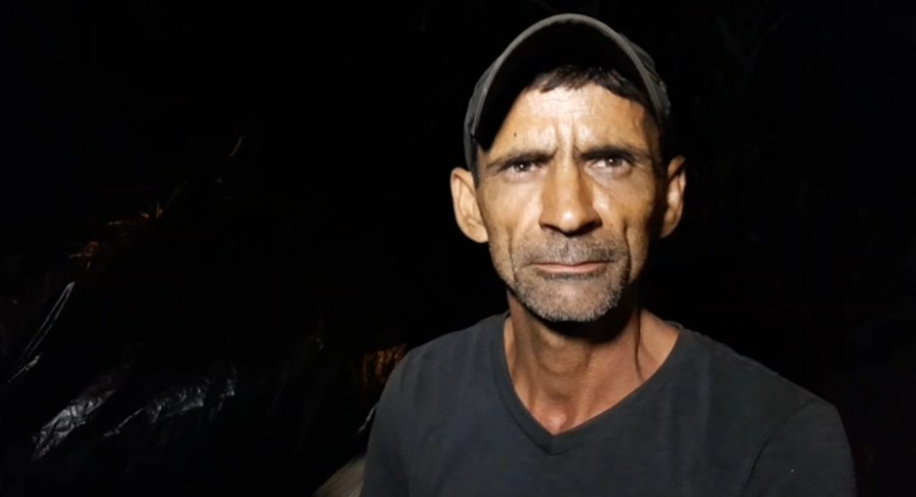 Com dificuldades financeiras e sem casa para morar, três famílias ocupam terreno no Bairro Santa Cruz