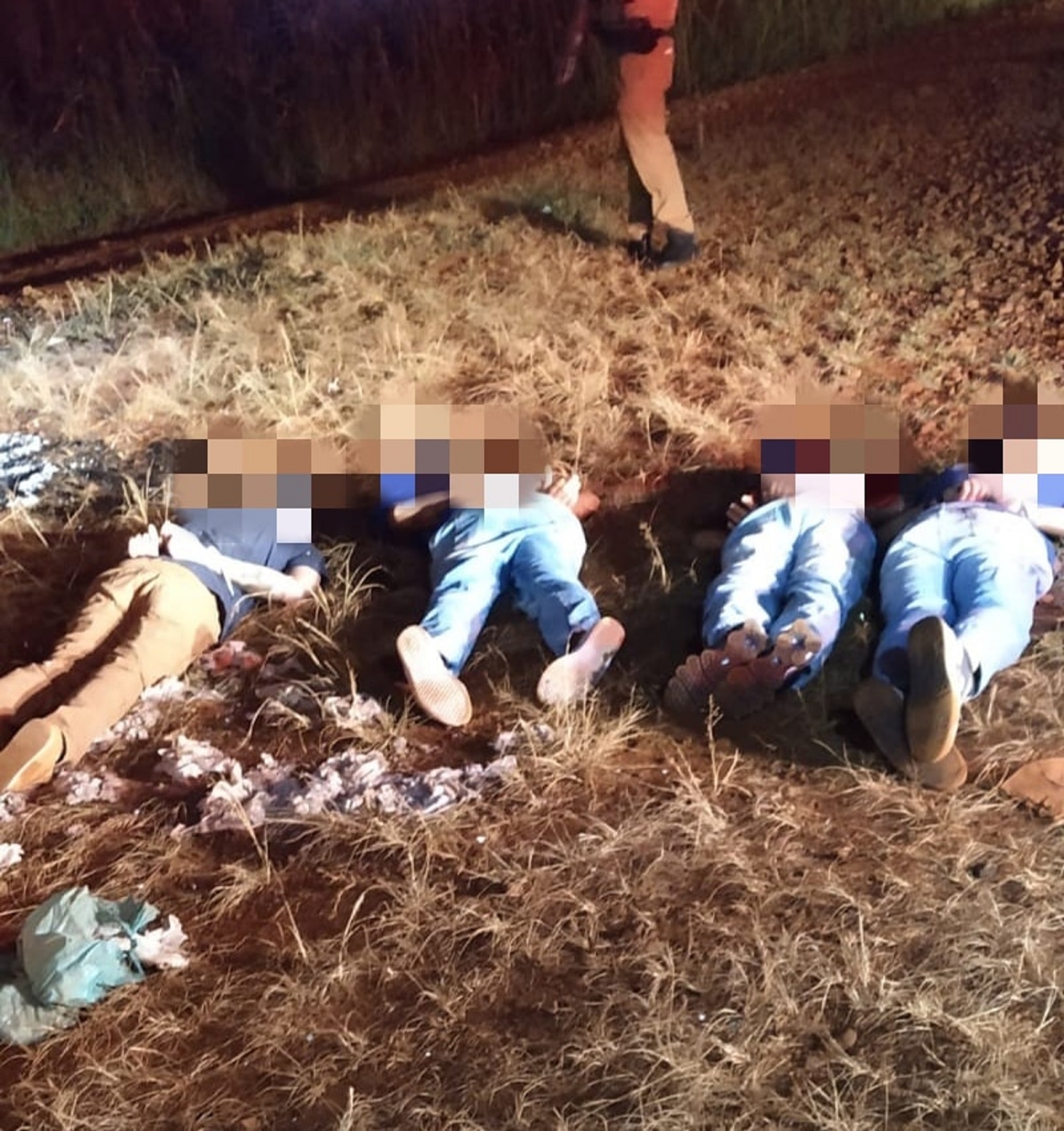 Chacina em Quedas: Foto mostra que vítimas foram amarradas com as mãos para trás e executadas com mais de 30 tiros
