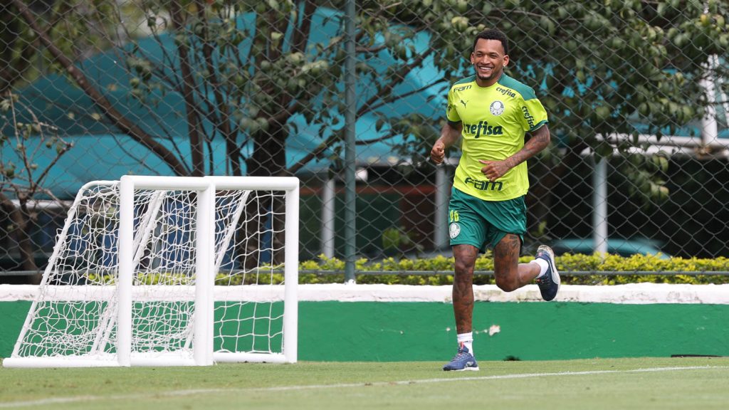 Palmeiras aprimora transições e simulações de jogo; Jailson faz trabalho físico