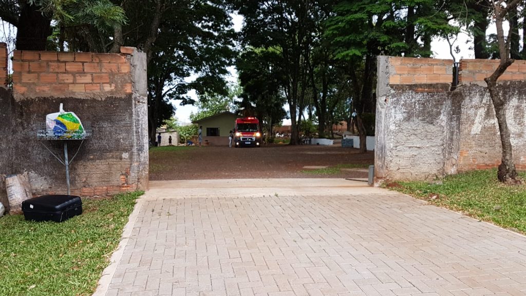 Homem de 59 anos sofre perfuração no braço em acidente com furadeira no Bairro Tropical