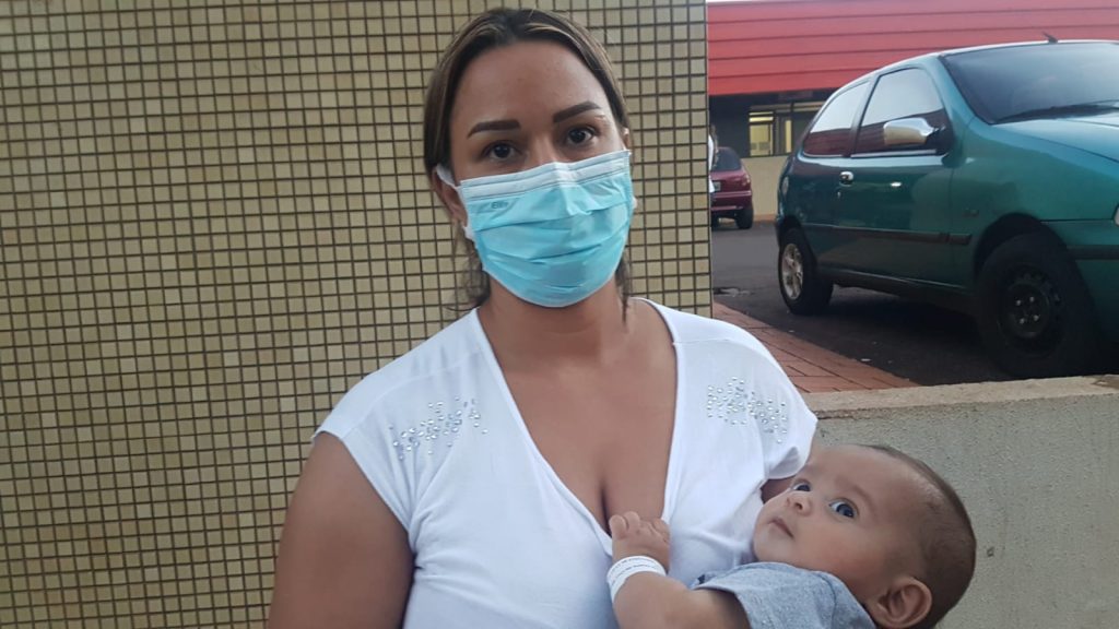 “Chegamos às 11h e até agora, de noite, meu filho ainda não foi atendido”, diz mãe incomodada com a longa espera em UPA