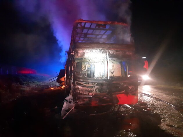 Ônibus com 59 passageiros pega fogo na BR-251  CGN - O maior portal de  notícias de Cascavel e do Paraná