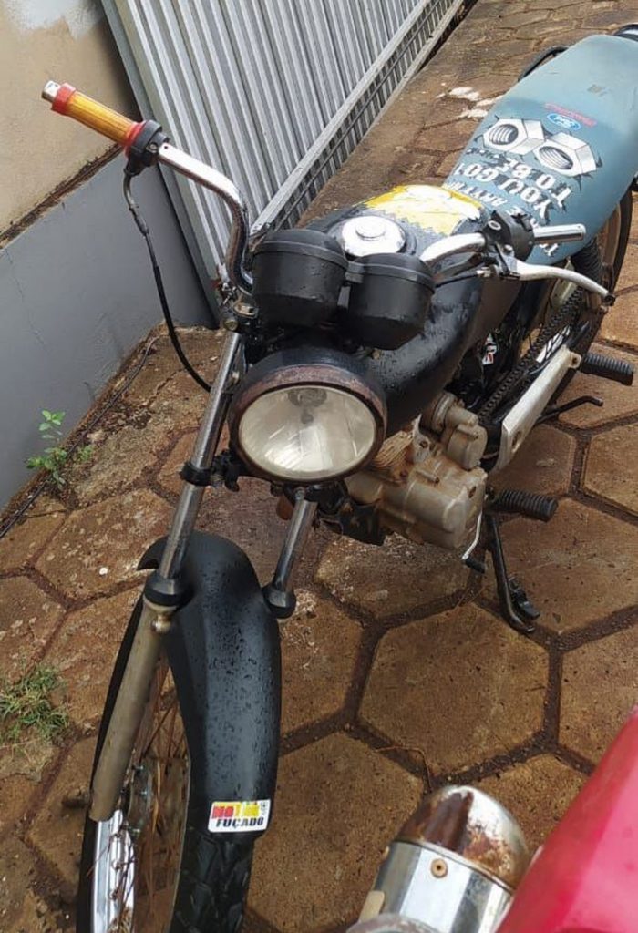 Pelotão de Choque apreende moto com sinais de adulteração