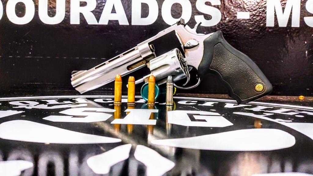 Polícia Civil esclarece homicídio e apreende uma arma de fogo Imagem referente a Polícia Civil esclarece homicídio e apreende uma arma de fogo