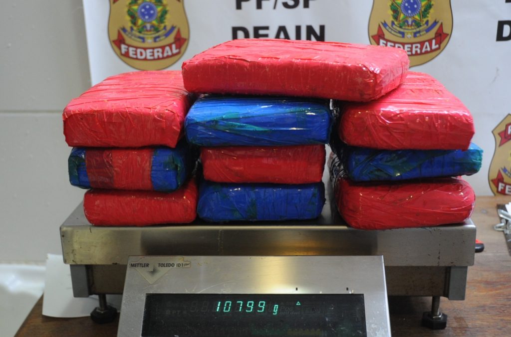 PF apreende mais de 10 kg de drogas no aeroporto em Guarulhos