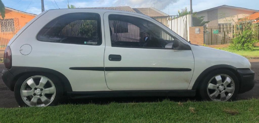 Corsa placas ANA 7110 foi furtado no Veneza