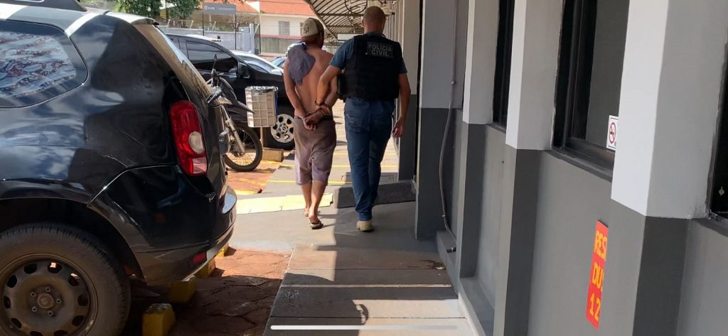 Homem com mandado de prisão em aberto por homicídio é preso pela Polícia Civil de Cascavel