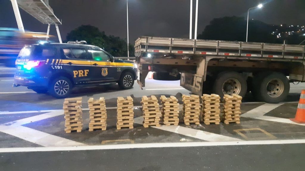 Operação ÉGIDE: PRF apreende grande quantidade de maconha em Niterói/RJ Operação ÉGIDE: PRF apreende grande quantidade de maconha em Niterói/RJ