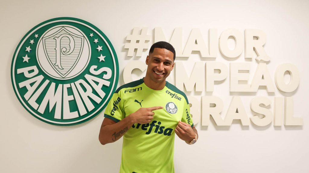 Palmeiras contrata zagueiro Murilo, campeão pelo Lokomotiv-RUS