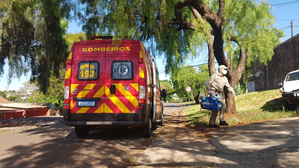 Idoso de 79 anos fica ferido ao sofrer queda no Bairro Alto Alegre