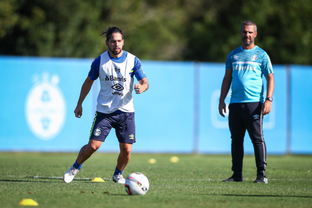Atletas fazem primeiro treino com bola no CFT em Eldorado do Sul Imagem referente a Atletas fazem primeiro treino com bola no CFT em Eldorado do Sul