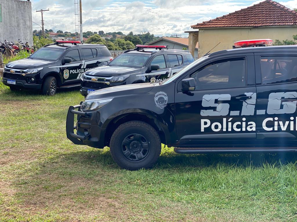 Operação da Polícia Civil cumpre 5 mandados de busca e apreensão e fecha entreposto de distribuição de drogas em Glória de Dourados
