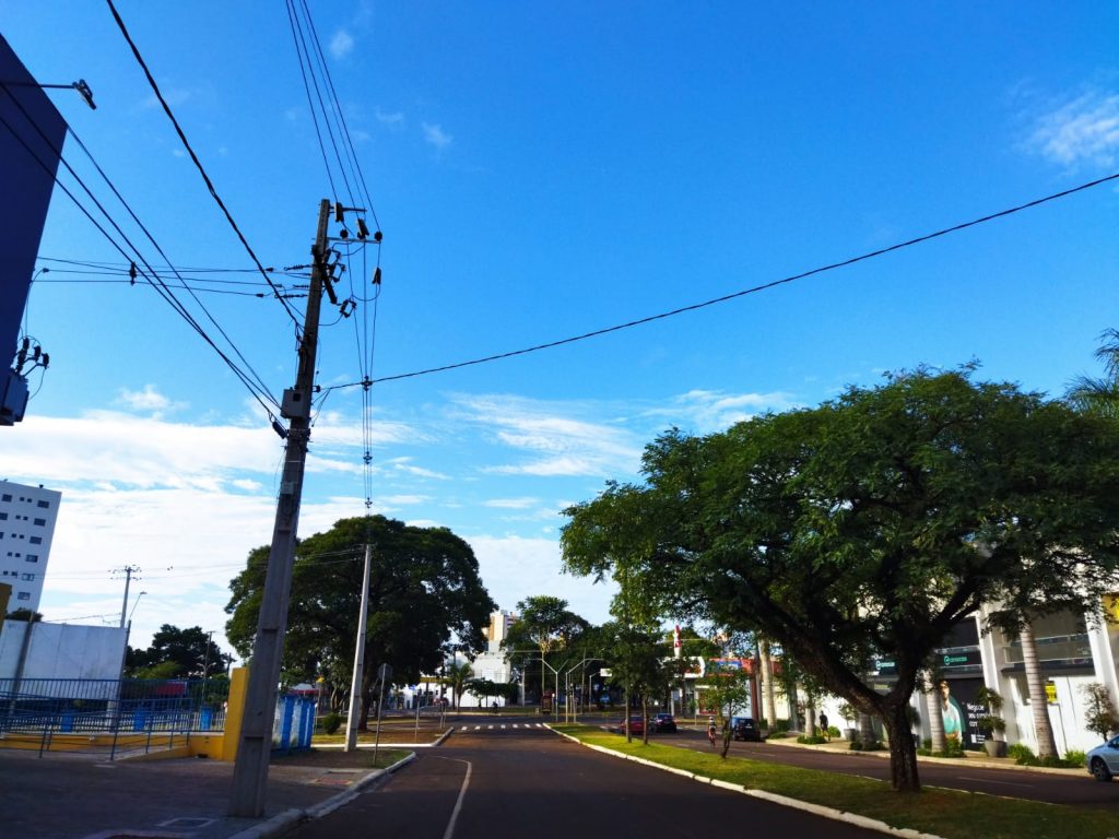 Simepar aponta máxima de 30º e mínima de 21º, com possibilidades de chuva nesta sexta-feira (14), em Cascavel