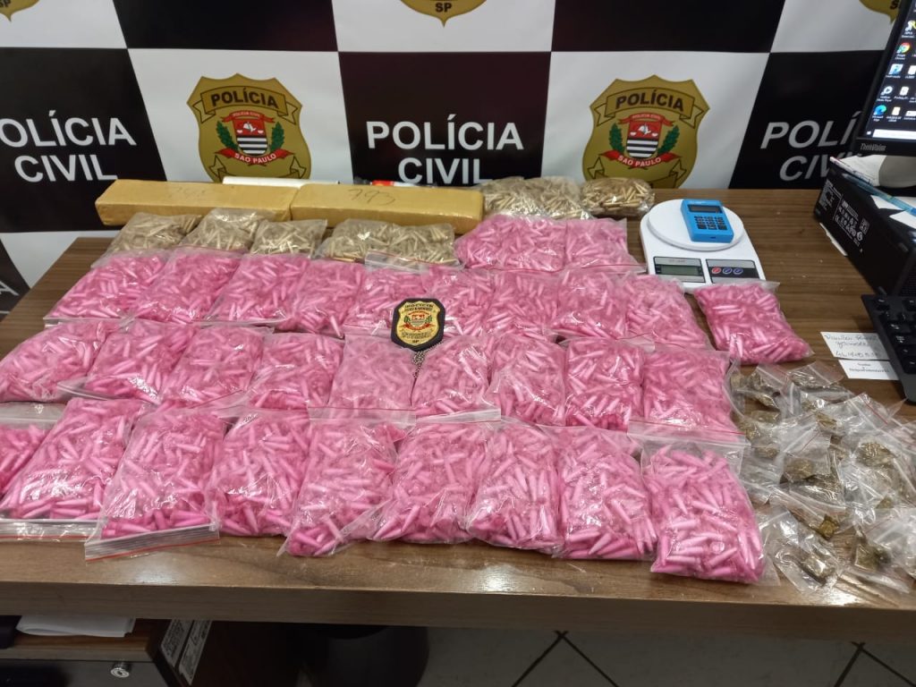 Traficante é preso armazenando mais de 5 mil porções de drogas em casa