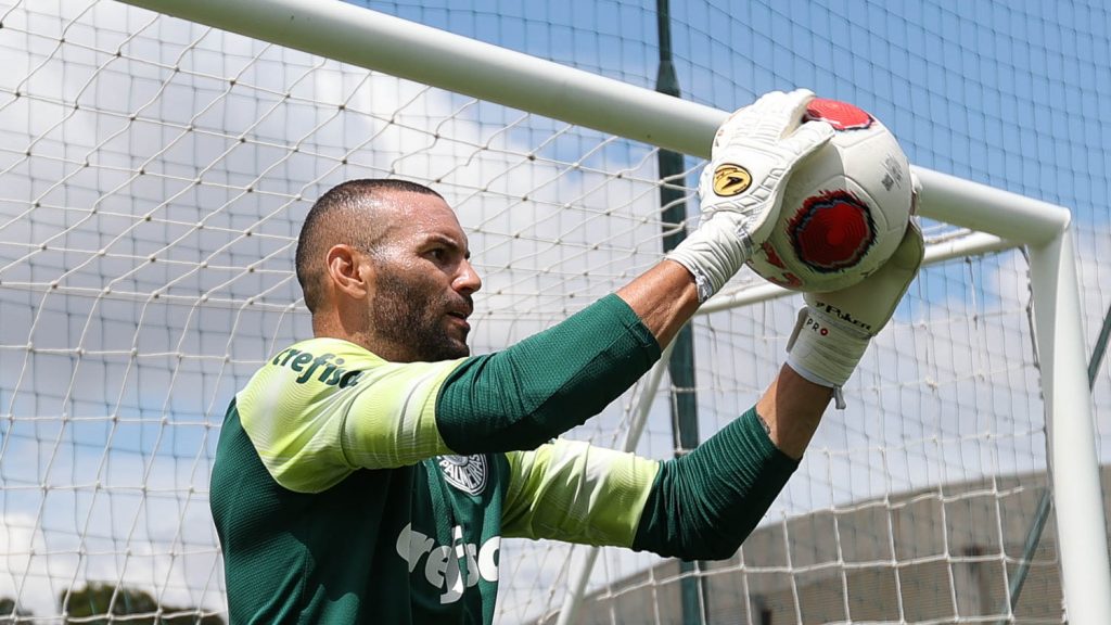 Convocado pela Seleção Brasileira, Weverton valoriza trabalho no Palmeiras: ‘Frutos são colhidos’