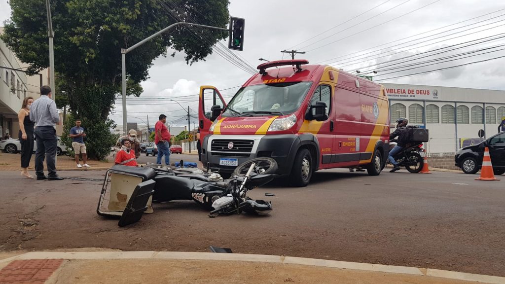Homem fica ferido após colisão entre Creta e Moto em Cascavel