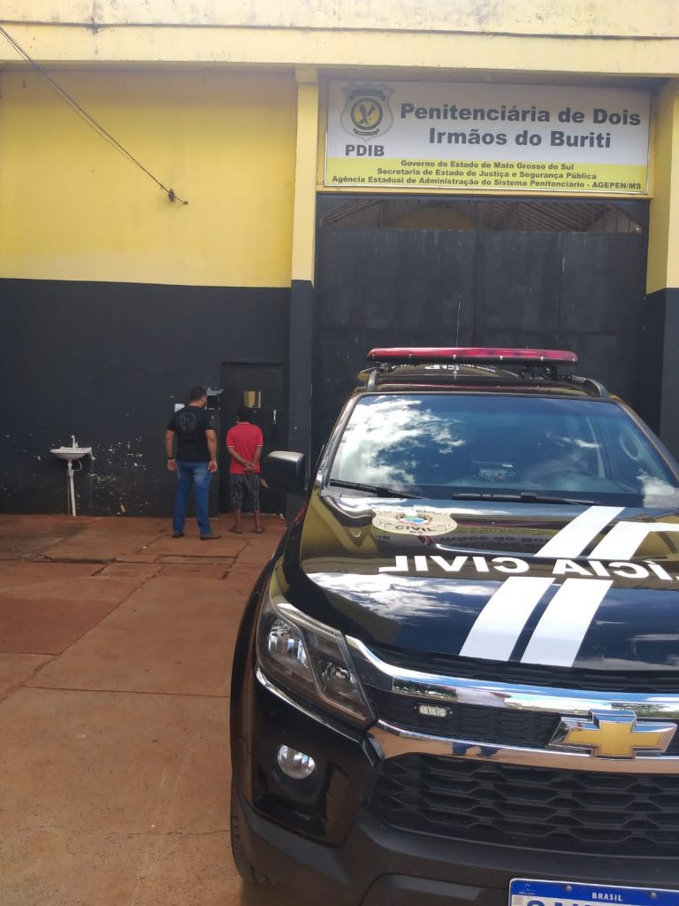Homem é preso por policiais civis suspeito de violência doméstica em Dois Irmãos