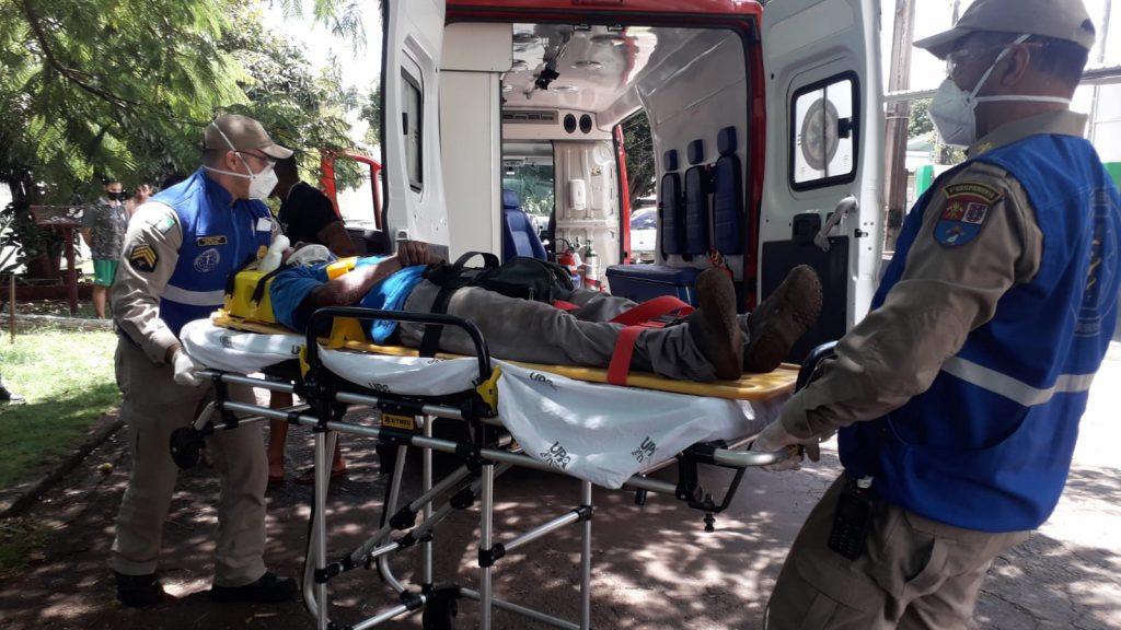 Ciclista de 60 anos fica ferido ao sofrer queda no Claudete
