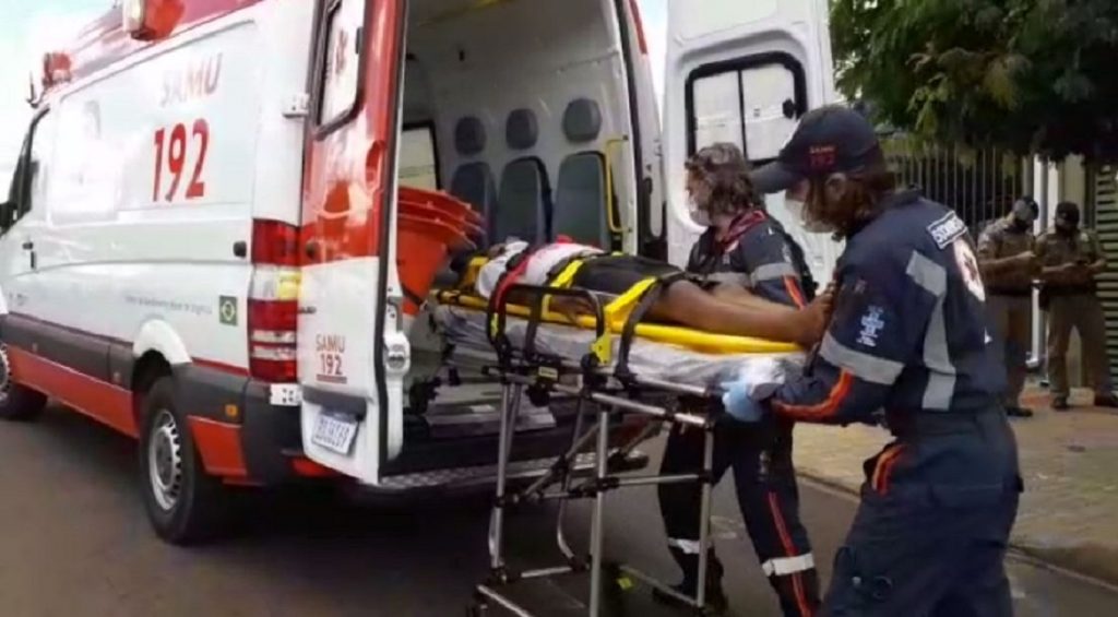 Homem tenta realizar furto em residência e é agredido por moradores