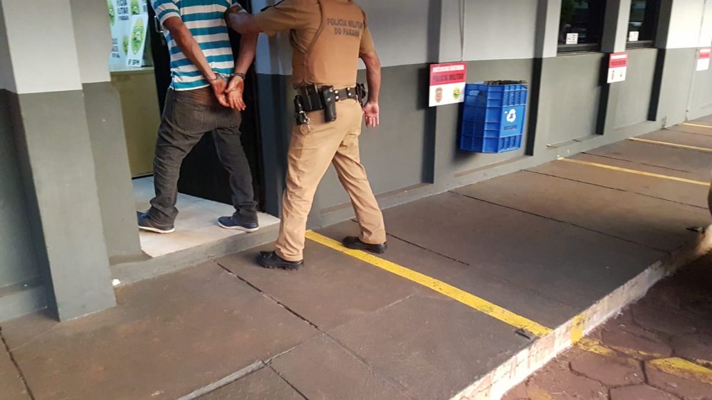 Homem passa mão em partes íntimas de mulher em Terminal Leste e é preso por importunação sexual