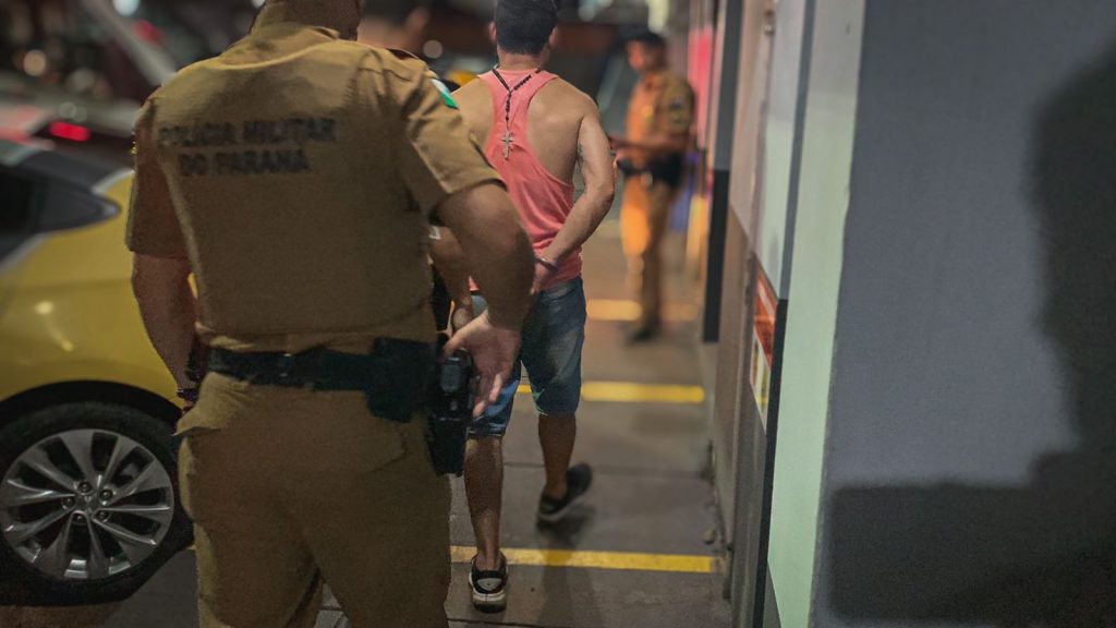 Homem é preso após ameaçar a esposa e a enteada