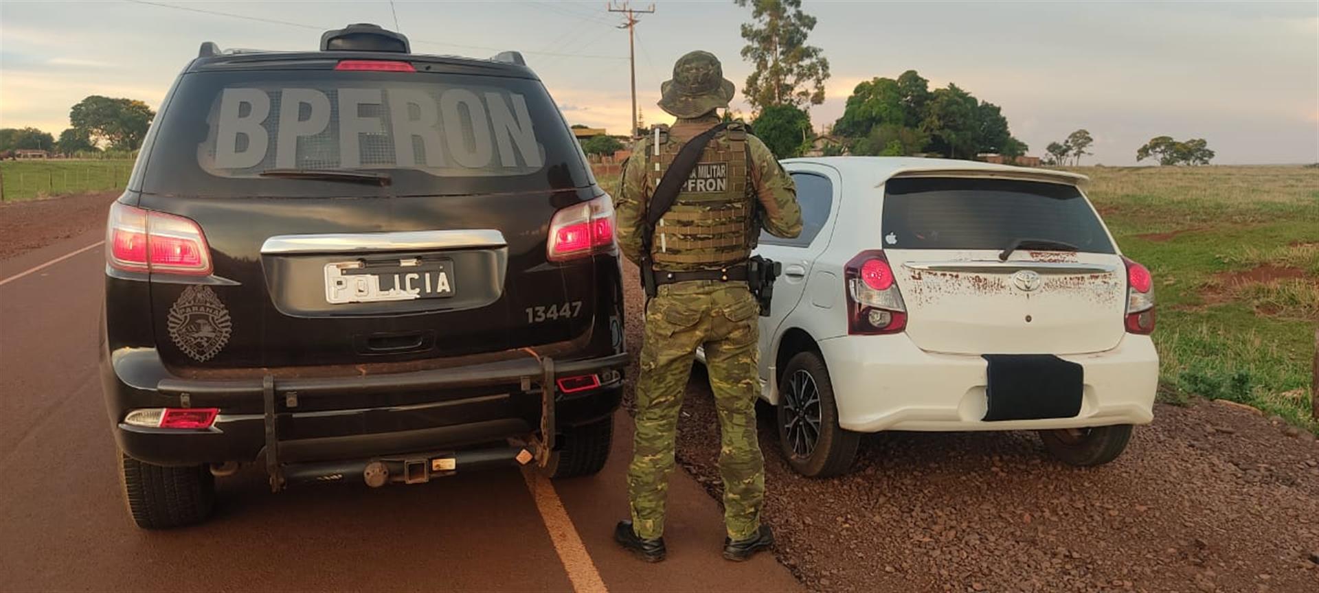 Imagem referente a Carro roubado em Toledo é recuperado horas depois pelo BPFron em Terra Roxa