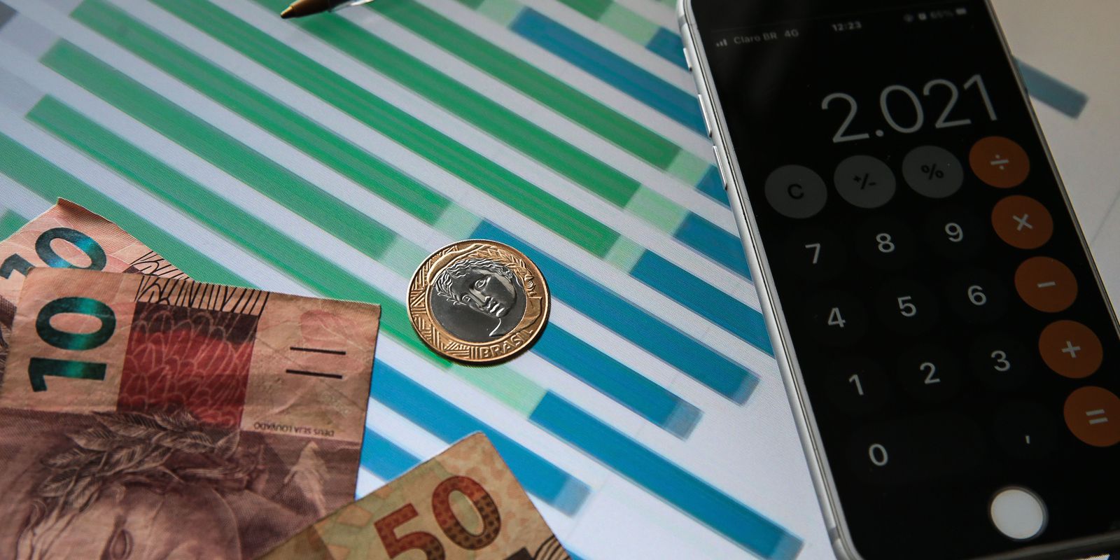 Atividade econômica cresce 0,69% em novembro, diz Banco Central Imagem referente a Atividade econômica cresce 0,69% em novembro, diz Banco Central