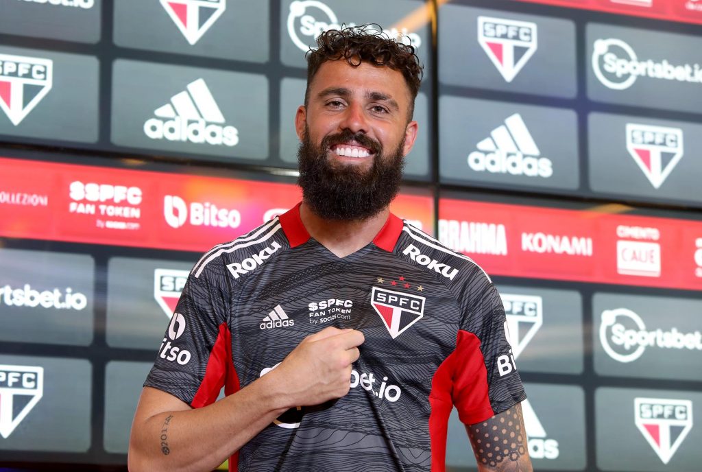 Jandrei: “É uma honra vestir essa camisa”