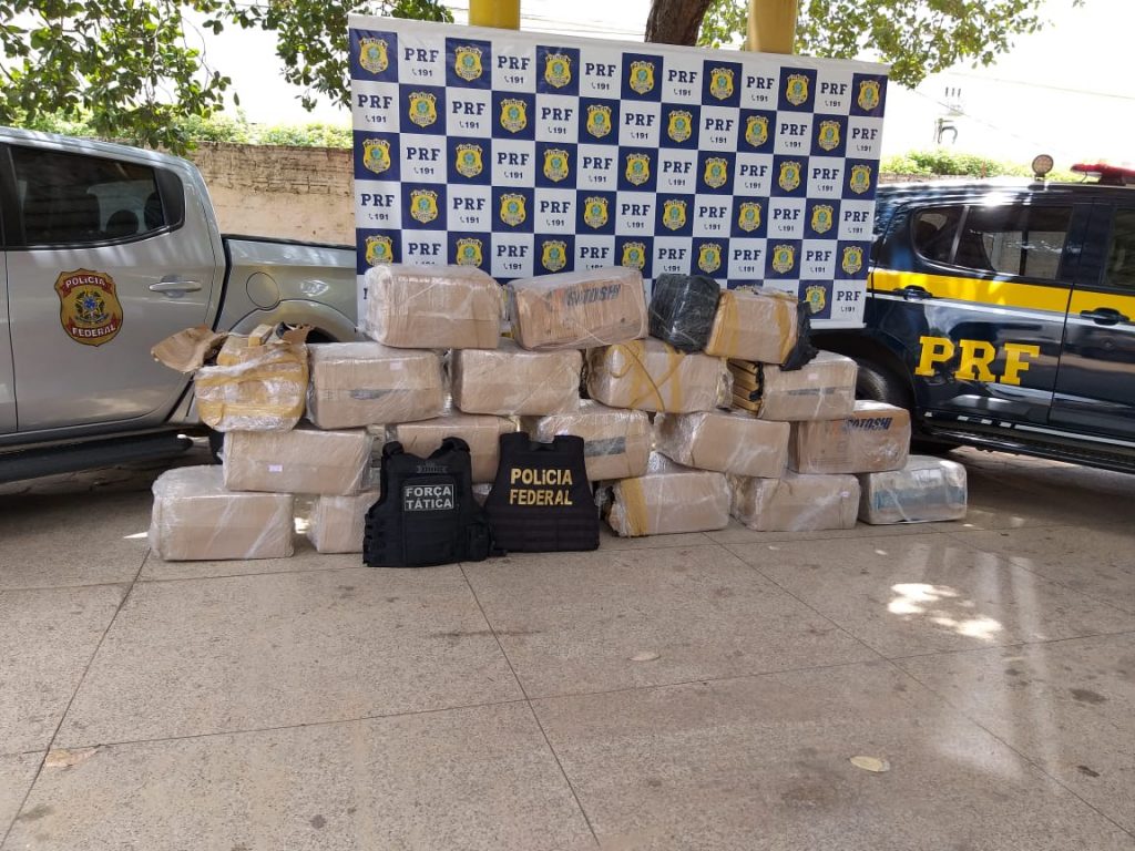 Caminhão com mais de 650kg de maconha é apreendido em Bom Jesus/PI