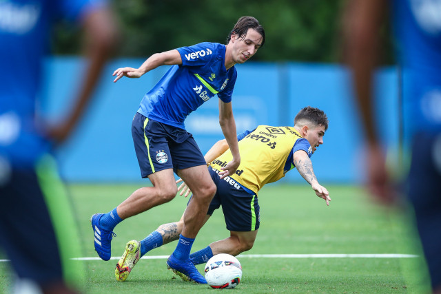 Terça-feira marcada por trabalhos físicos e técnicos e participação de atletas do sub-20 no CFT Hélio Dourado
