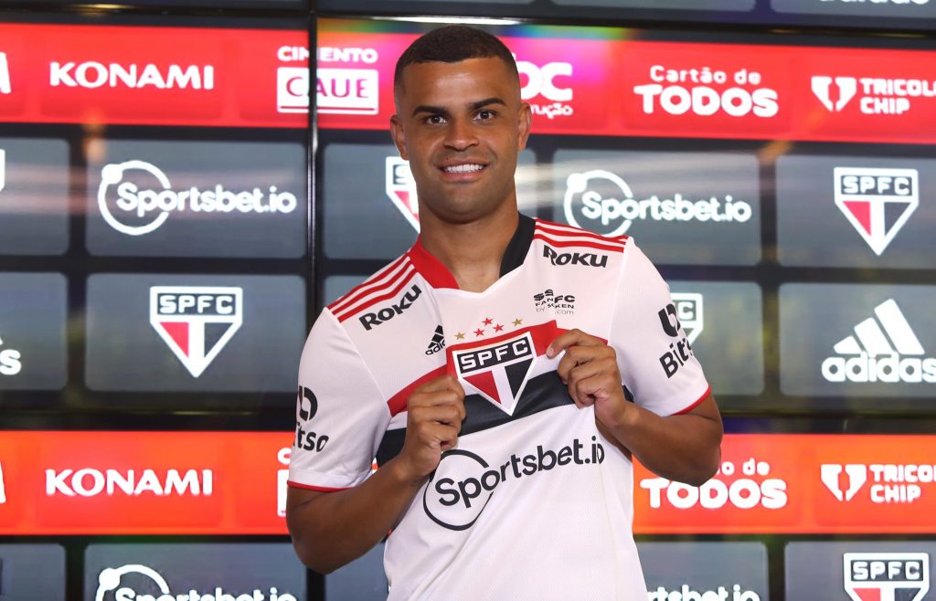 Alisson é apresentado e destaca pré-temporada