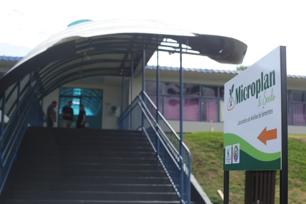 Incubada da Fundetec inaugura laboratório de sementes