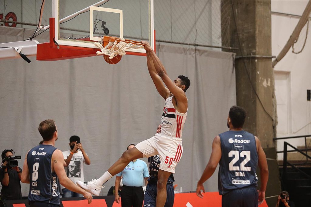 Basquete Tricolor bate o Caxias e se classifica para final do Super 8