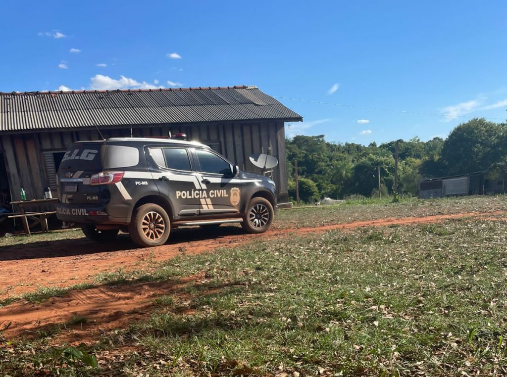 Polícia Civil segue com buscas a criminosos que invadiram fazenda e mataram pai e filho em Amambai