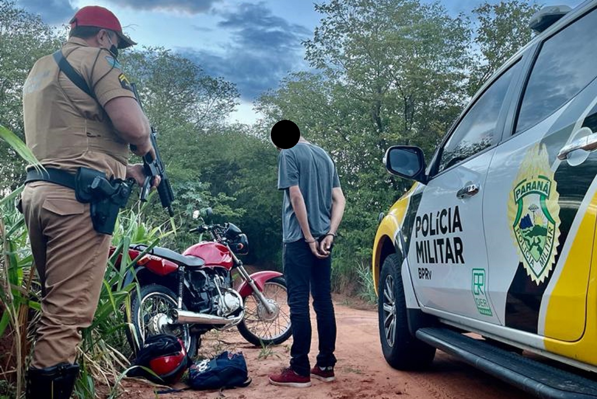 Imagem referente a PRE realiza prisão em flagrante por receptação e recupera moto furtada na PR-323, em Iporã