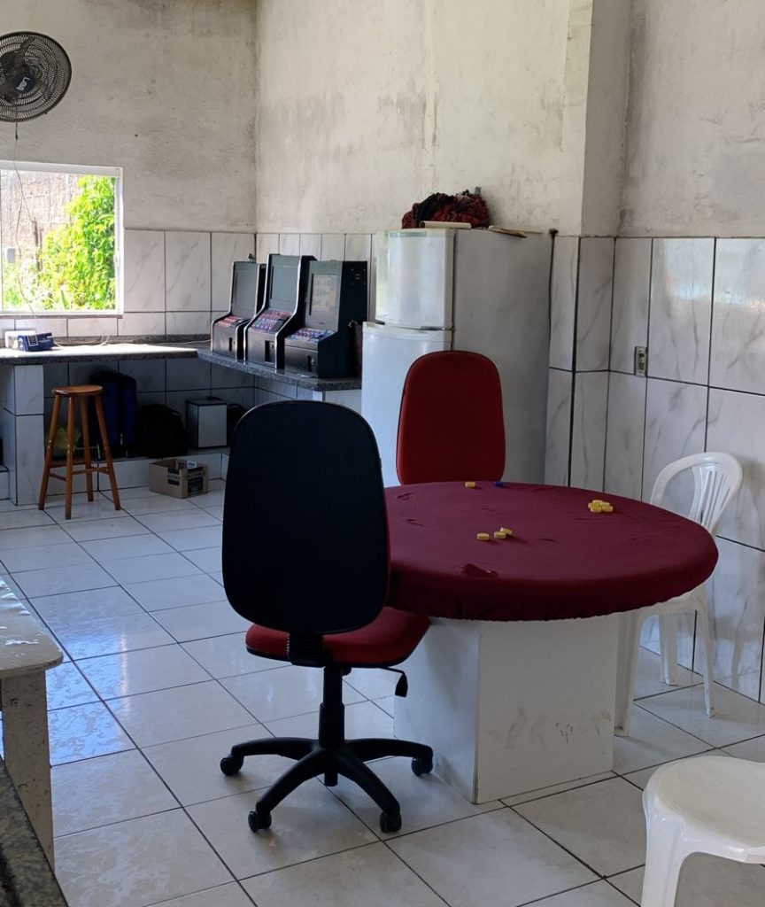 Máquinas caça-níqueis são apreendidas em bar no Vale do Ribeira