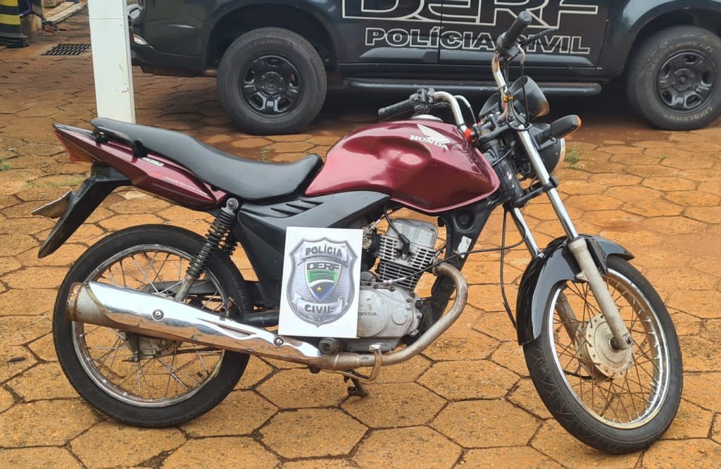 Polícia Civil prende indiciado por roubos, apreende simulacro e motocicleta similar à utilizada em assaltos praticados na Capital