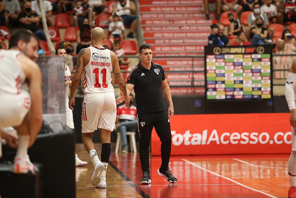 Bruno Mortari prevê equilíbrio na final do Super 8: “Partida muito parelha”