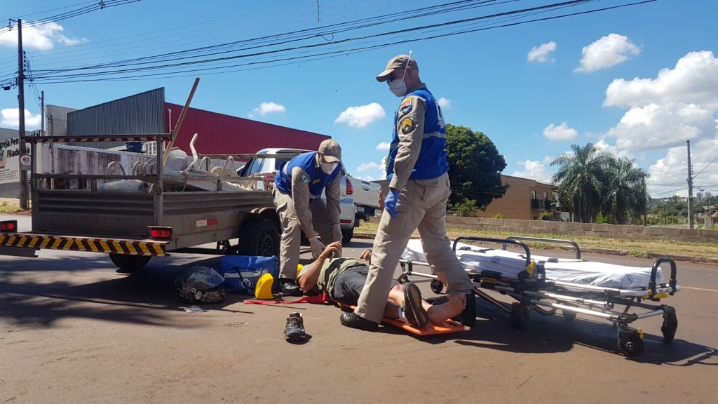 Motociclista fica ferido ao se envolver em acidente no Bairro Santa Cruz