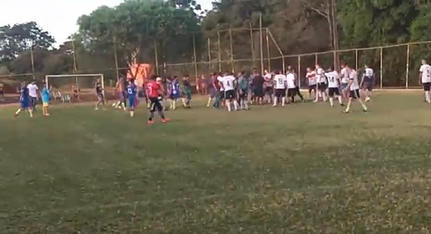 Vídeo: em 2021 Ricardo Marcelo de Andrade teria sofrido tentativa de homicídio após briga em partida de futebol; Homem foi morto à tiros neste sábado