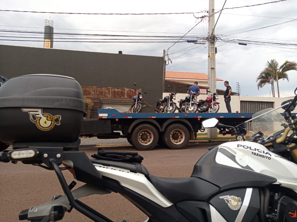 Carros rebaixados e motos “barulhentas” são apreendidas na Avenida Brasil