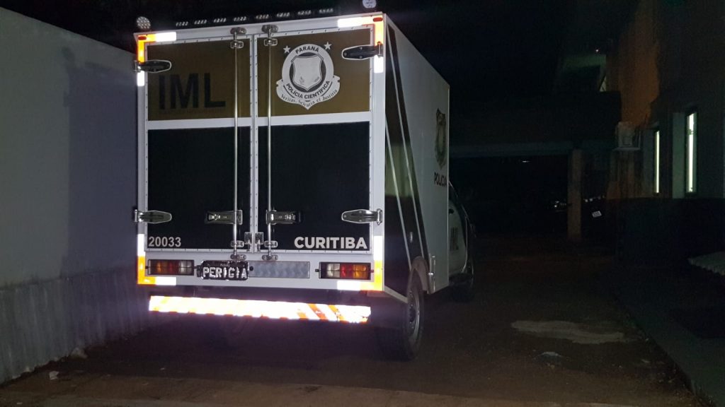 Mulher de 40 anos é encontrada morta dentro de casa