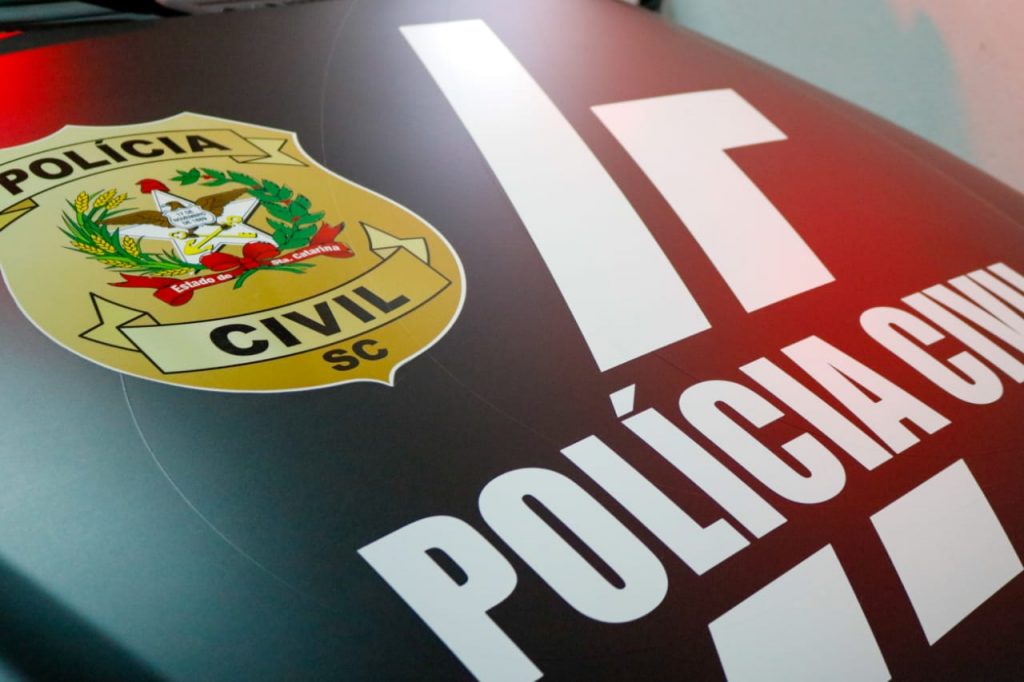 Em Florianópolis, Polícia Civil captura no terminal rodoviário homem procurado por roubo