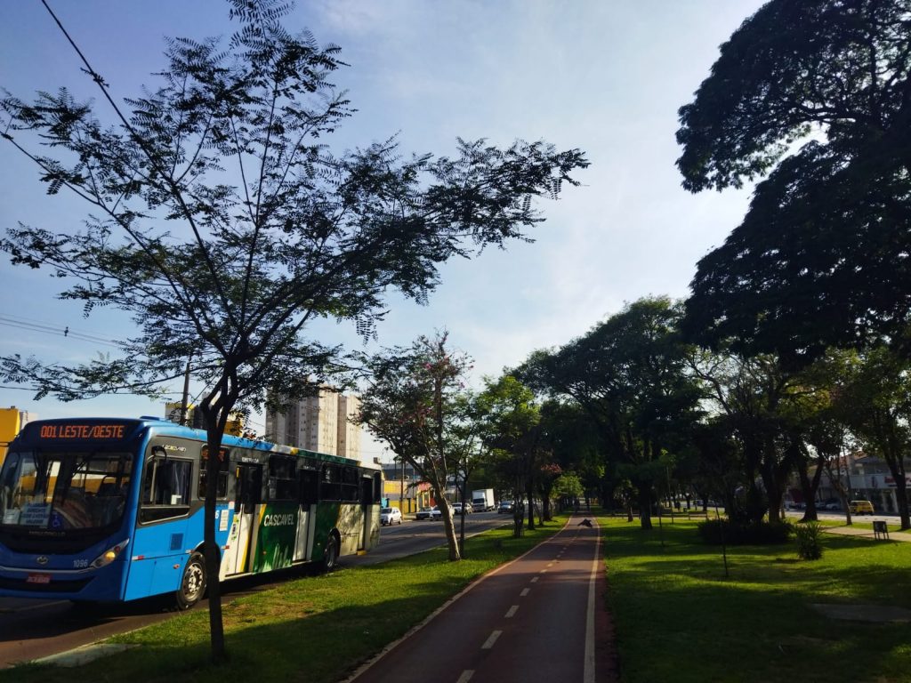 Nesta segunda-feira (24), temperatura máxima pode chegar aos 33º e possibilidade de pancadas de chuvas em Cascavel